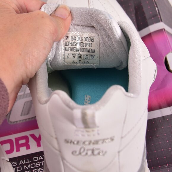 Skechers Elite Class Memory Foam White Silver Sneakers Size 6 - Picture 9 of 11